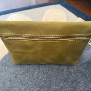 NWOT Portland Leather cosmetic bag